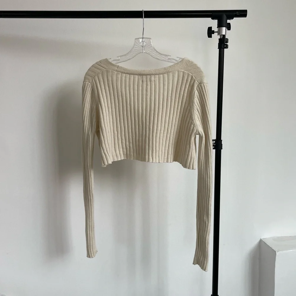 Cream ribbed button up cropped cardigan. Long sleeve. Urban outfitters. Size S - Picture 2 of 4